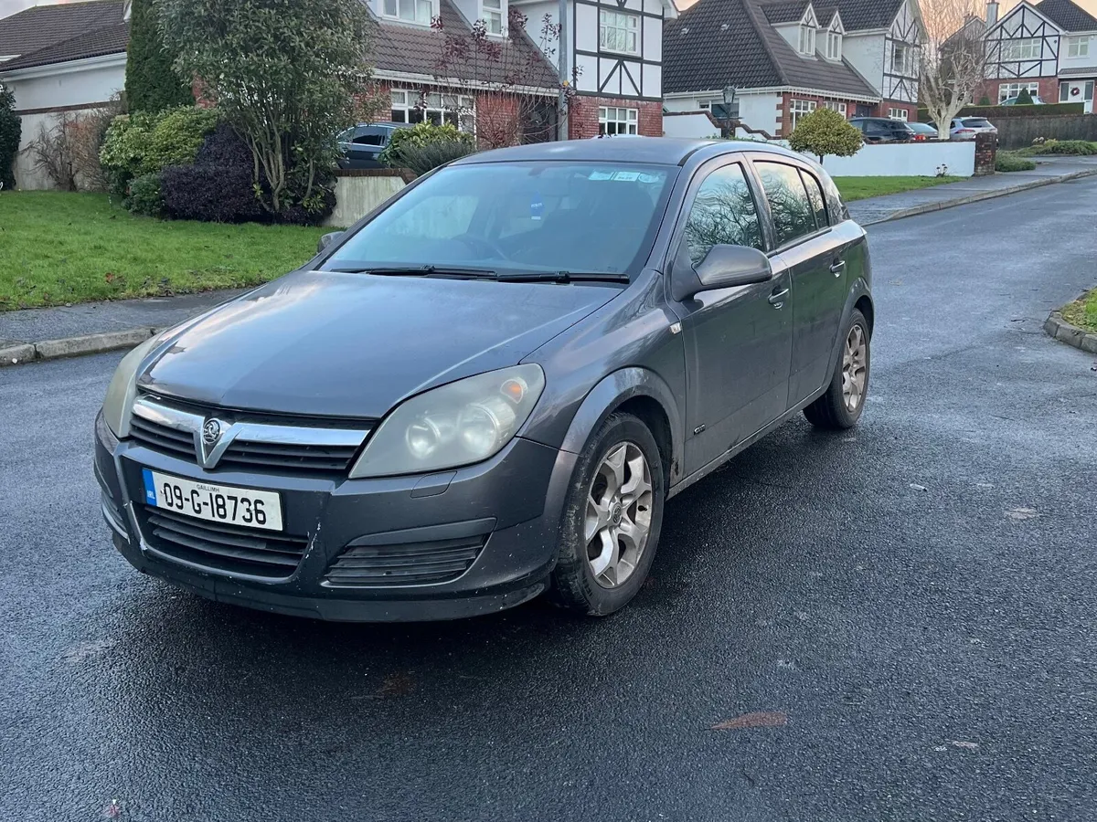 Vauxhall Astra 2009 - Repairs / Scrap - Image 1