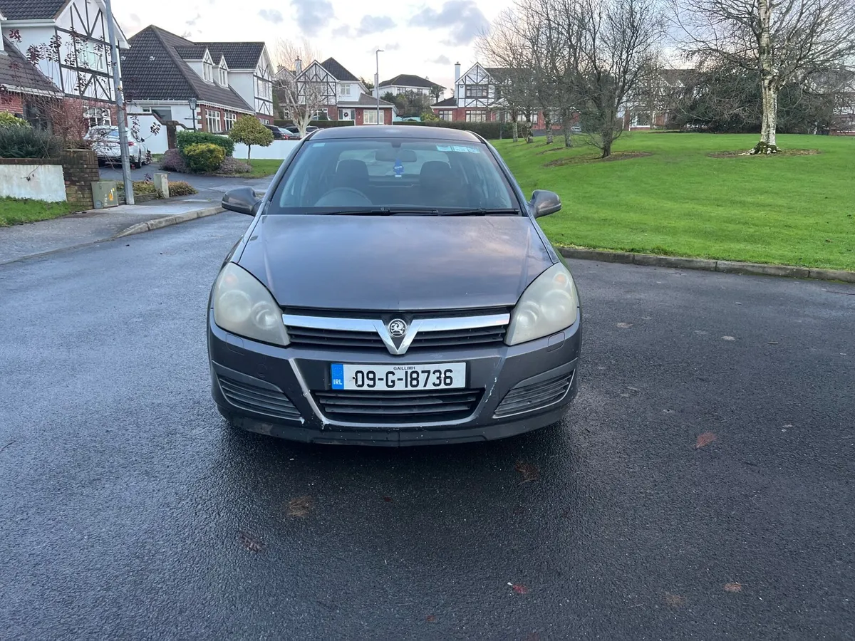 Vauxhall Astra 2009 - Repairs / Scrap - Image 2