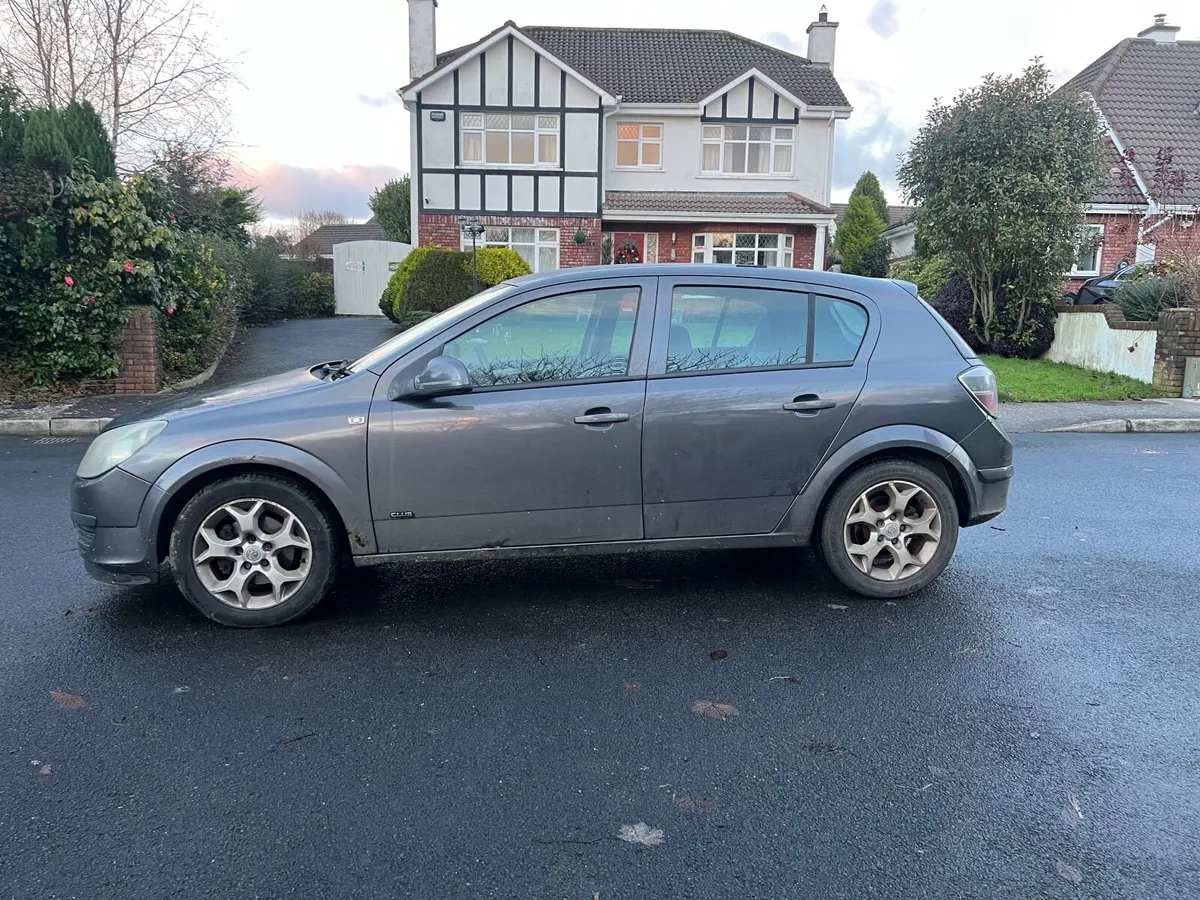 Vauxhall Astra 2009 - Repairs / Scrap - Image 3