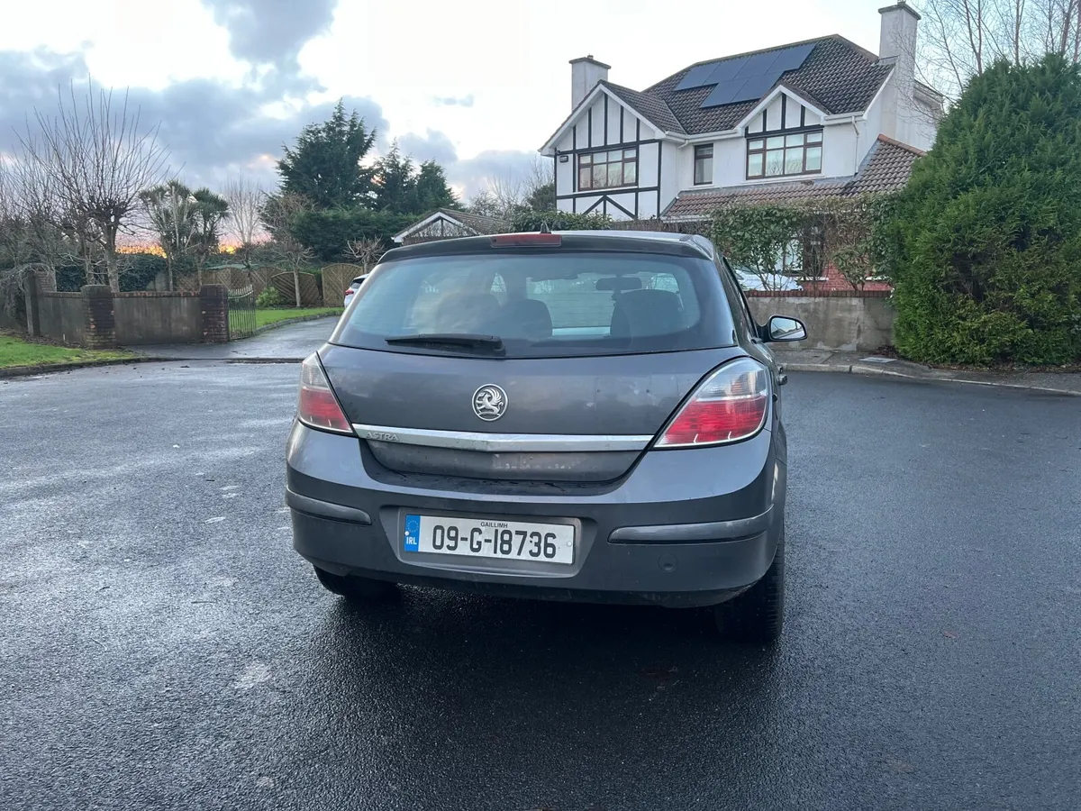 Vauxhall Astra 2009 - Repairs / Scrap - Image 4
