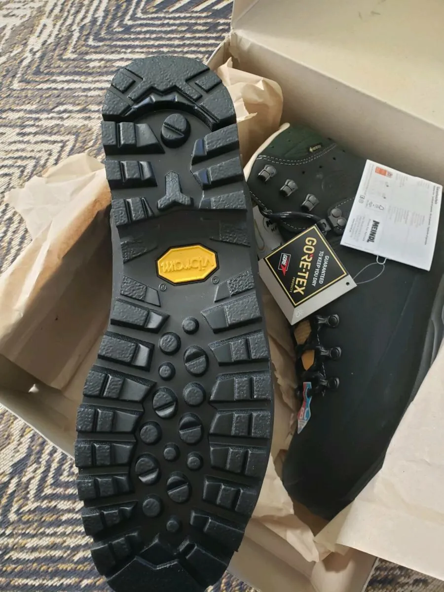 Meindl goretex hiking boots - Image 3
