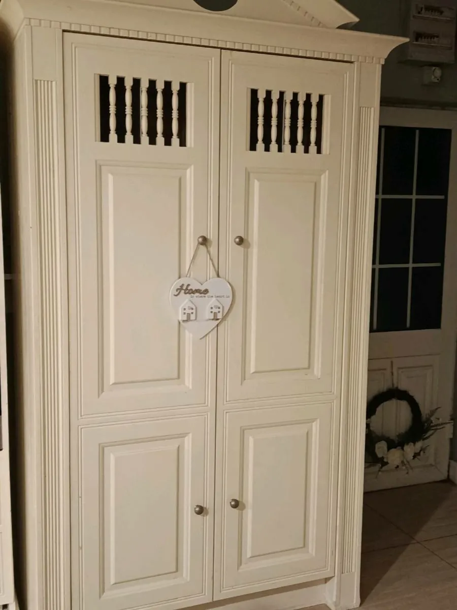 Kitchen larder - Image 4