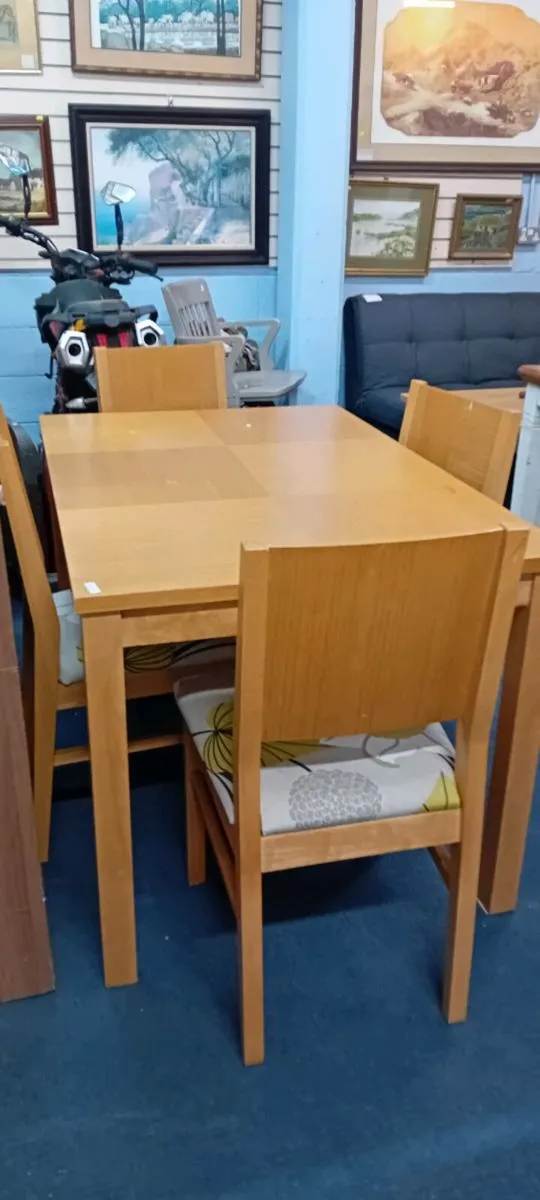 Modern Four Seat Dining Set