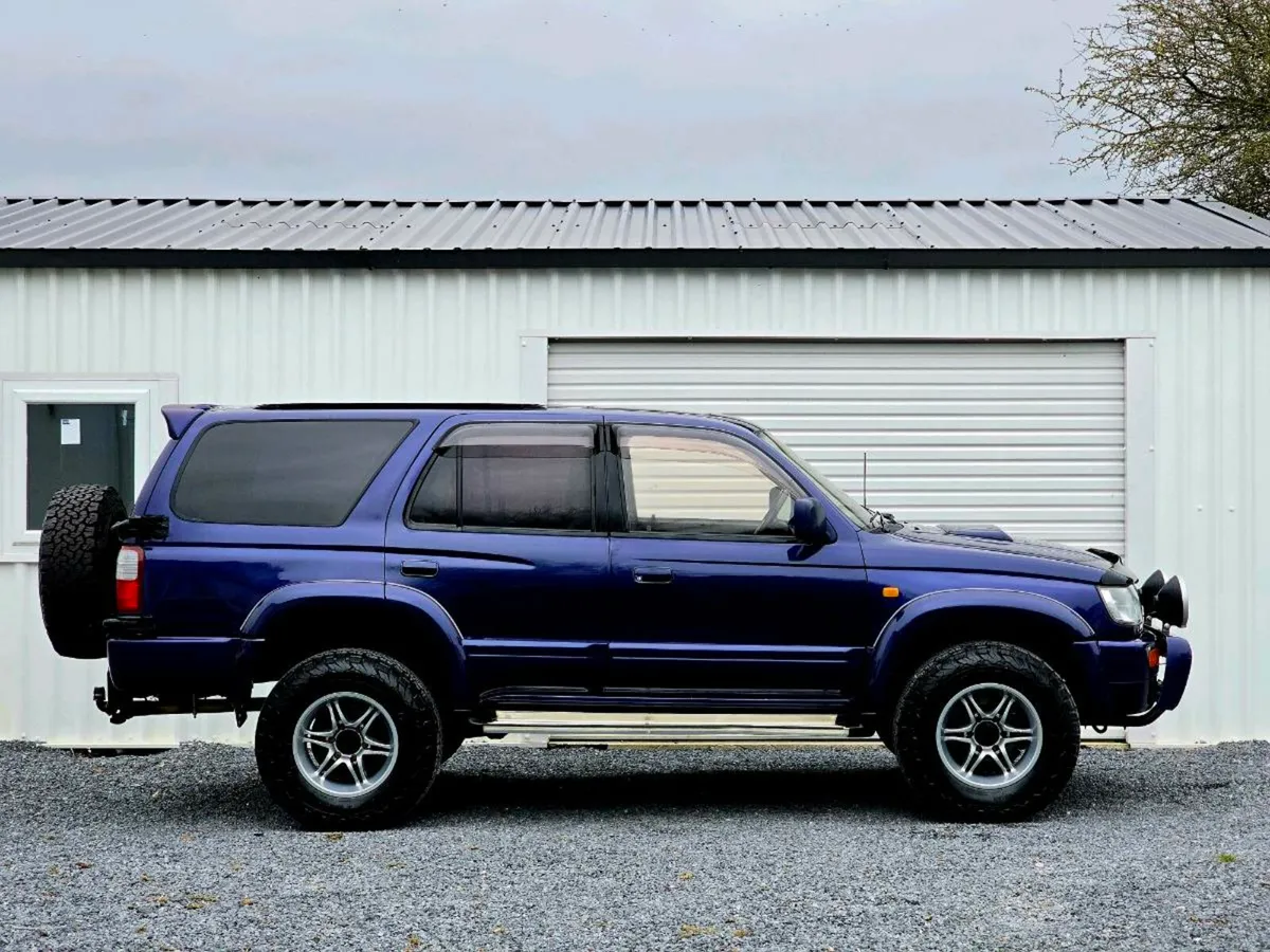TOYOTA HILUX SURF SSR-X (3.0L Diesel) - Vintage - Image 4
