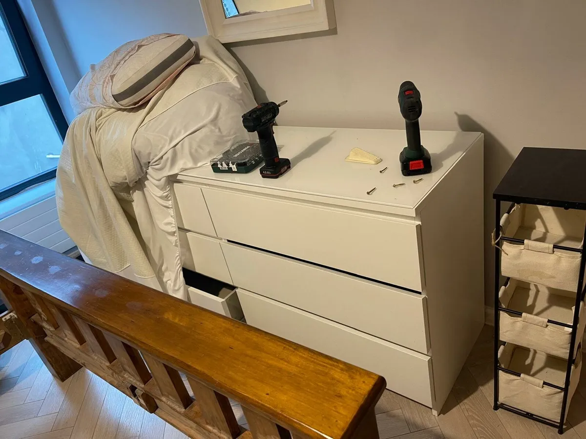 6 Drawer chest of Drawers - Image 1