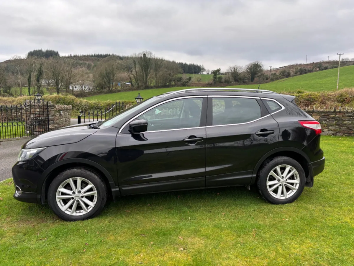 Nissan Qashqai 1.5 SV MY16 E6 4DR - Image 4