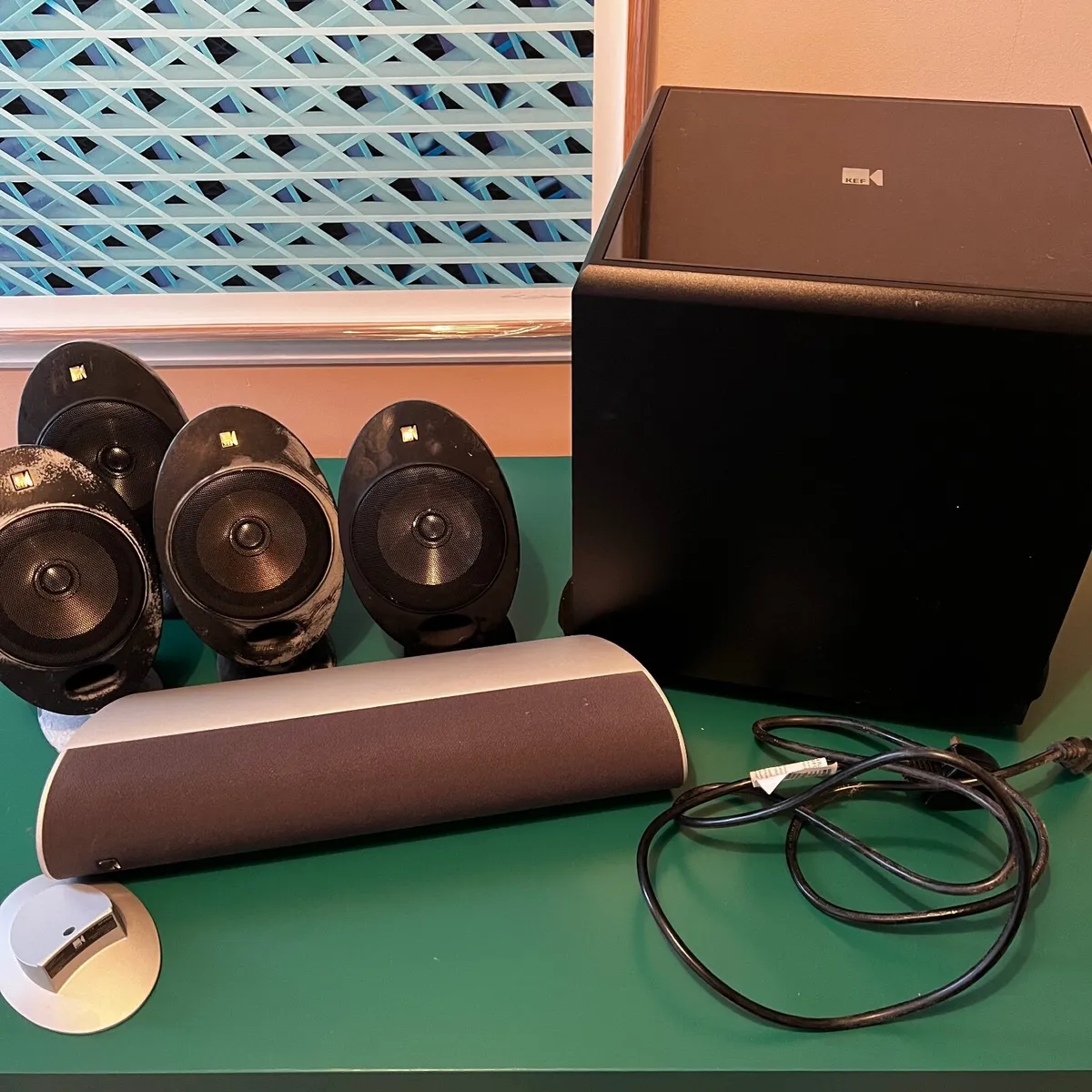 Surround sound, Harman Kardon AVR + DVD, Kef speak - Image 1