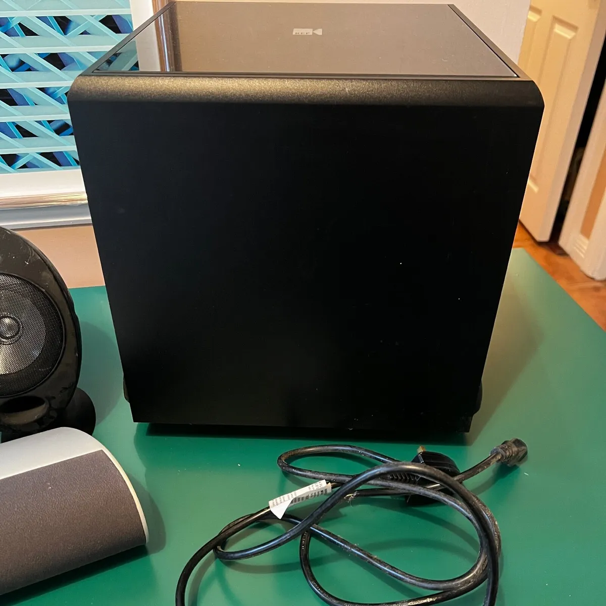 Surround sound, Harman Kardon AVR + DVD, Kef speak - Image 2