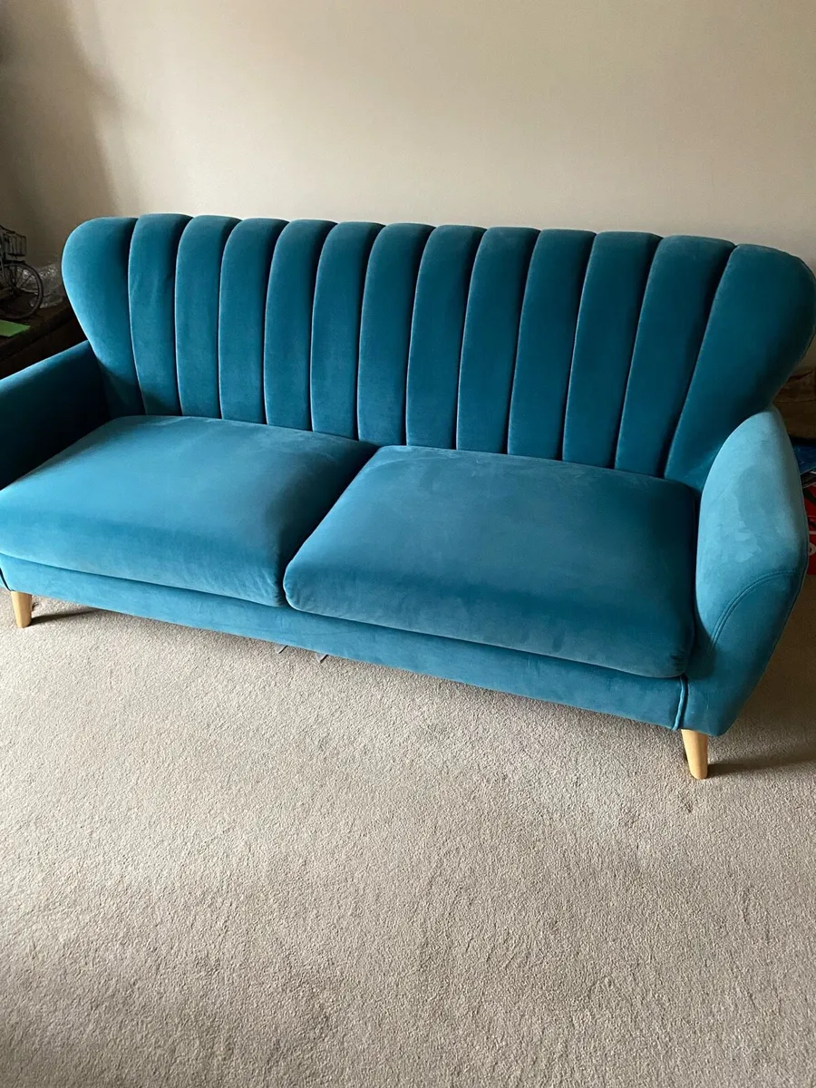3 seater couch - Image 1