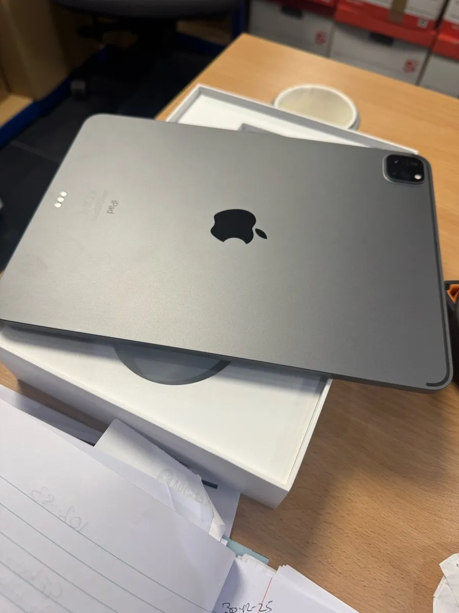 iPad 11” - Image 3