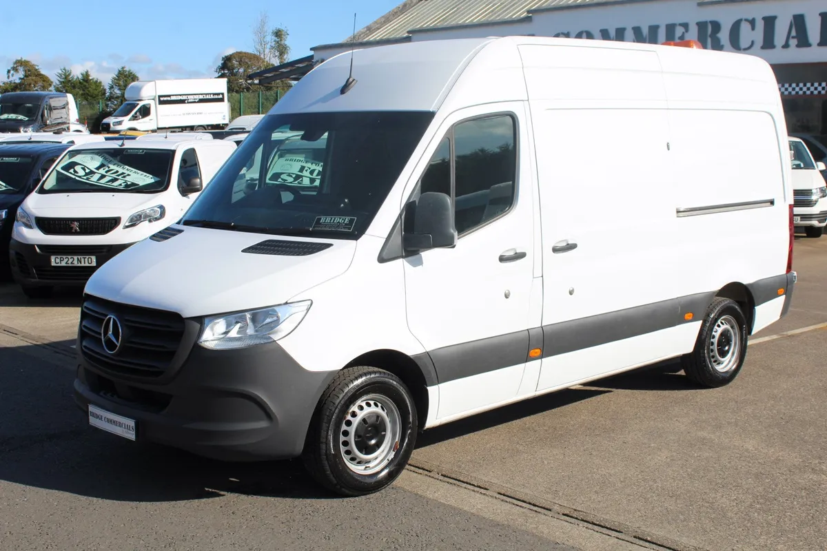 2022 Mercedes-Benz Sprinter 315 L2H2 RWD 6300kgs - Image 1