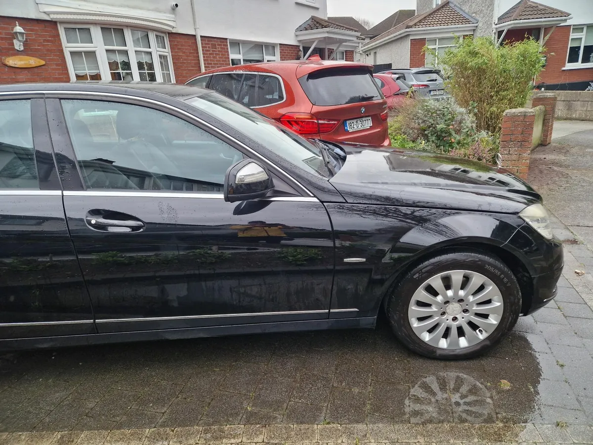 Mercedes-Benz C-Class 2009 - Image 2