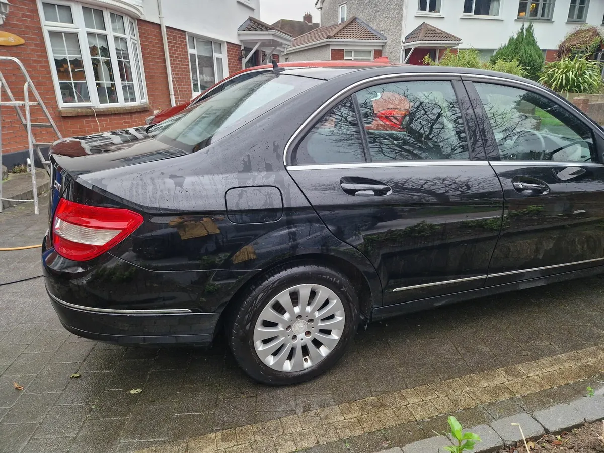 Mercedes-Benz C-Class 2009 - Image 3