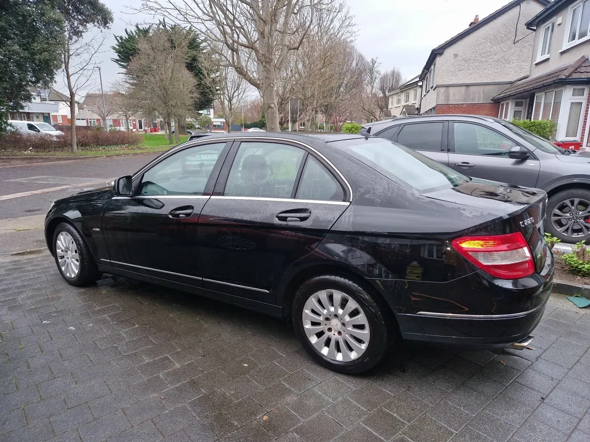 Mercedes-Benz C-Class 2009 - Image 4