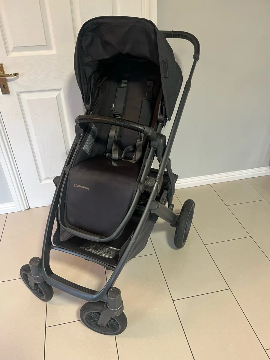 Uppababy Vista V2 Travel System - Jake (Black) - Image 3