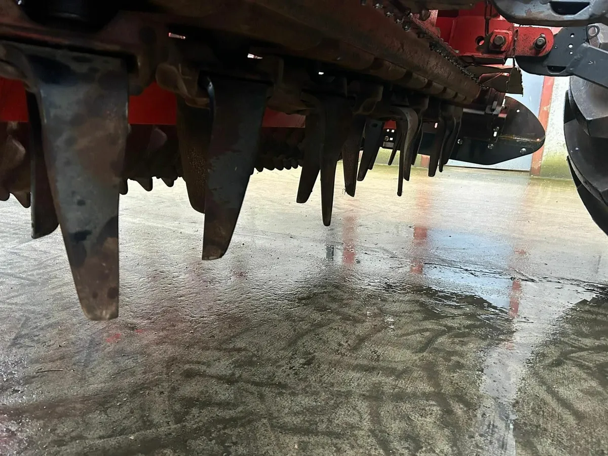 Kuhn 3004 / LC302 Drill - Image 2