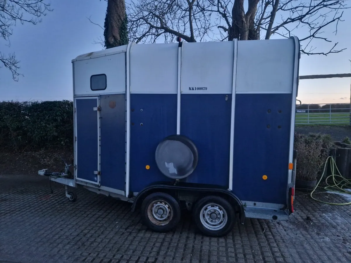 Ifor Williams 510 Horsebox - Image 1