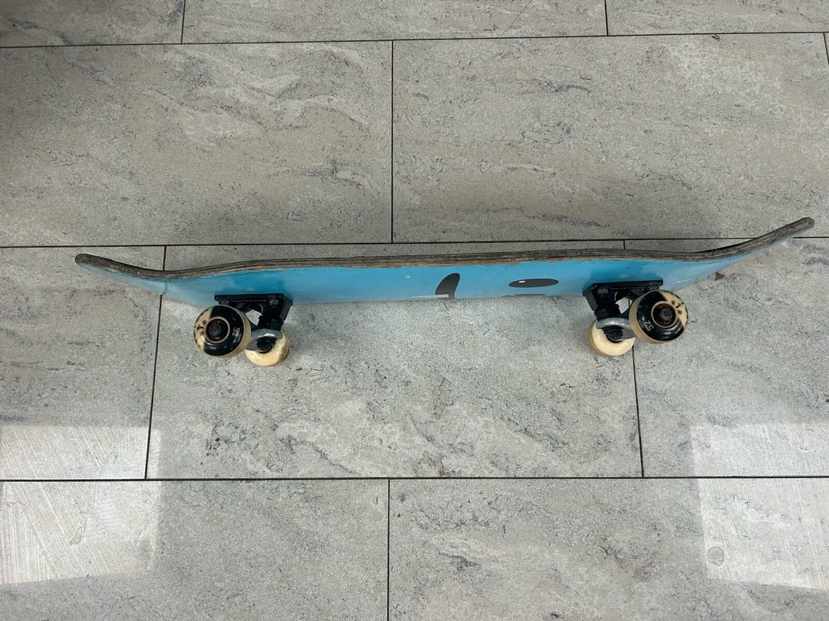 Skateboard - Image 2