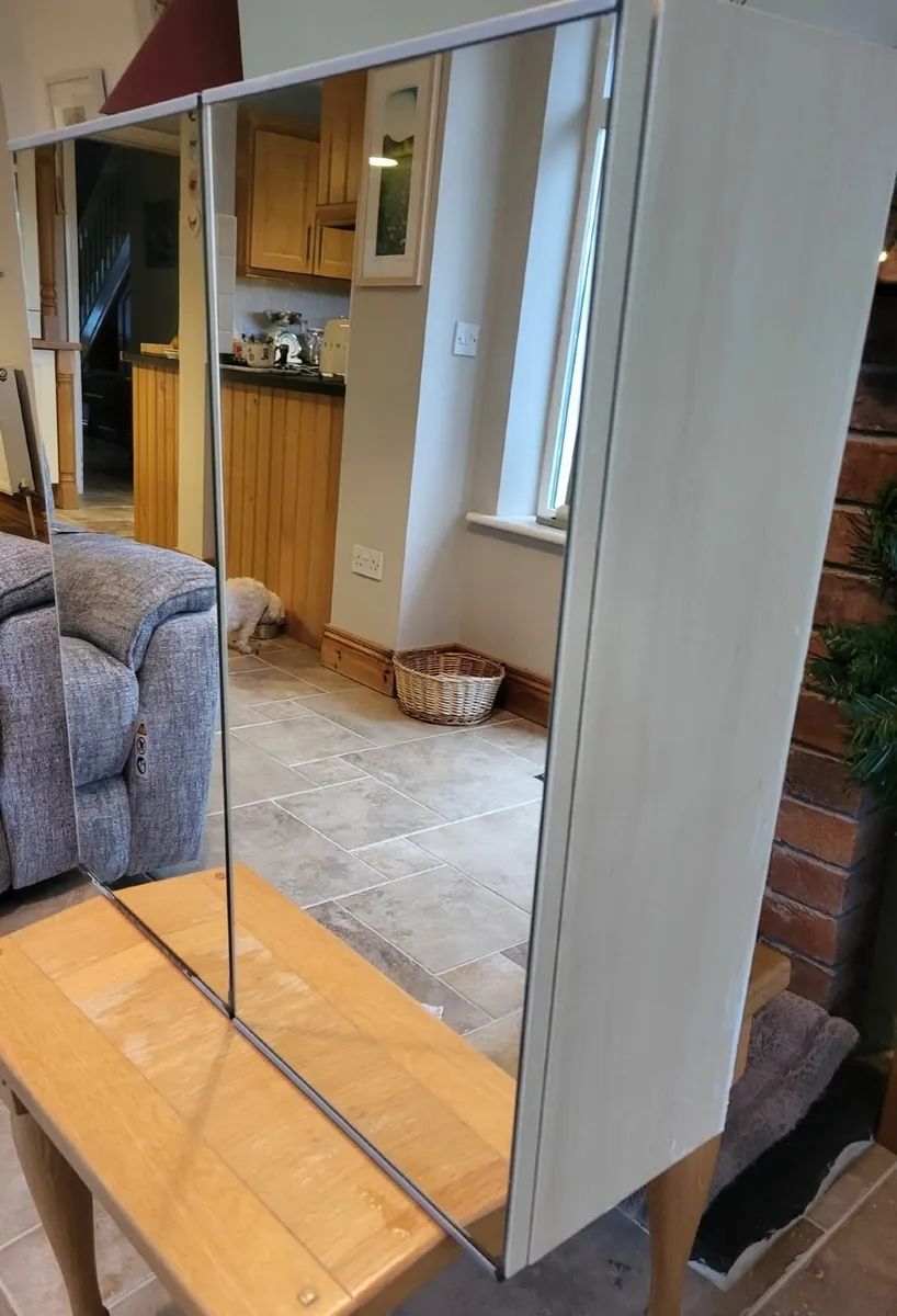 Bathroom Cabinet. - Image 2