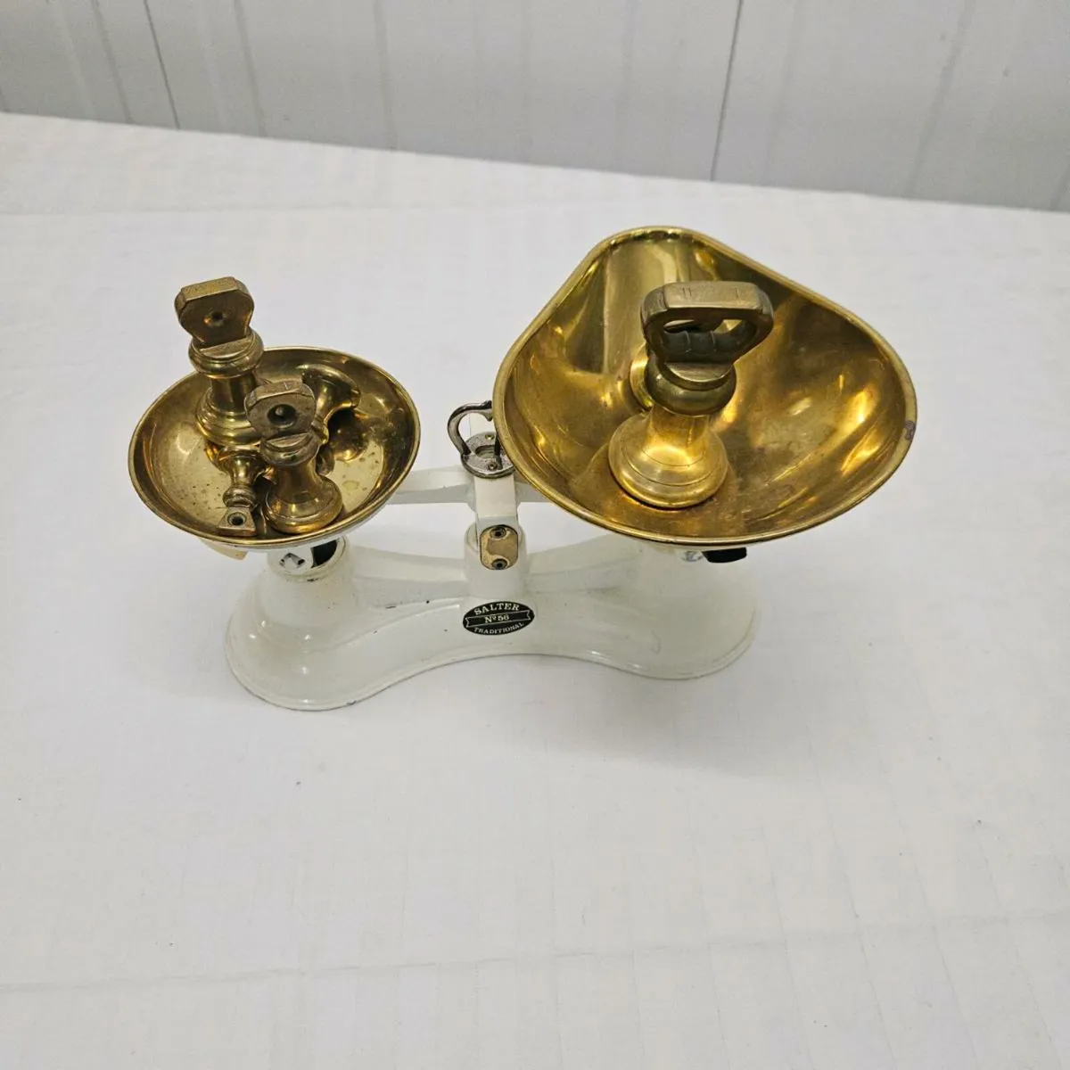 Vintage Salter kitchen scales - Image 1