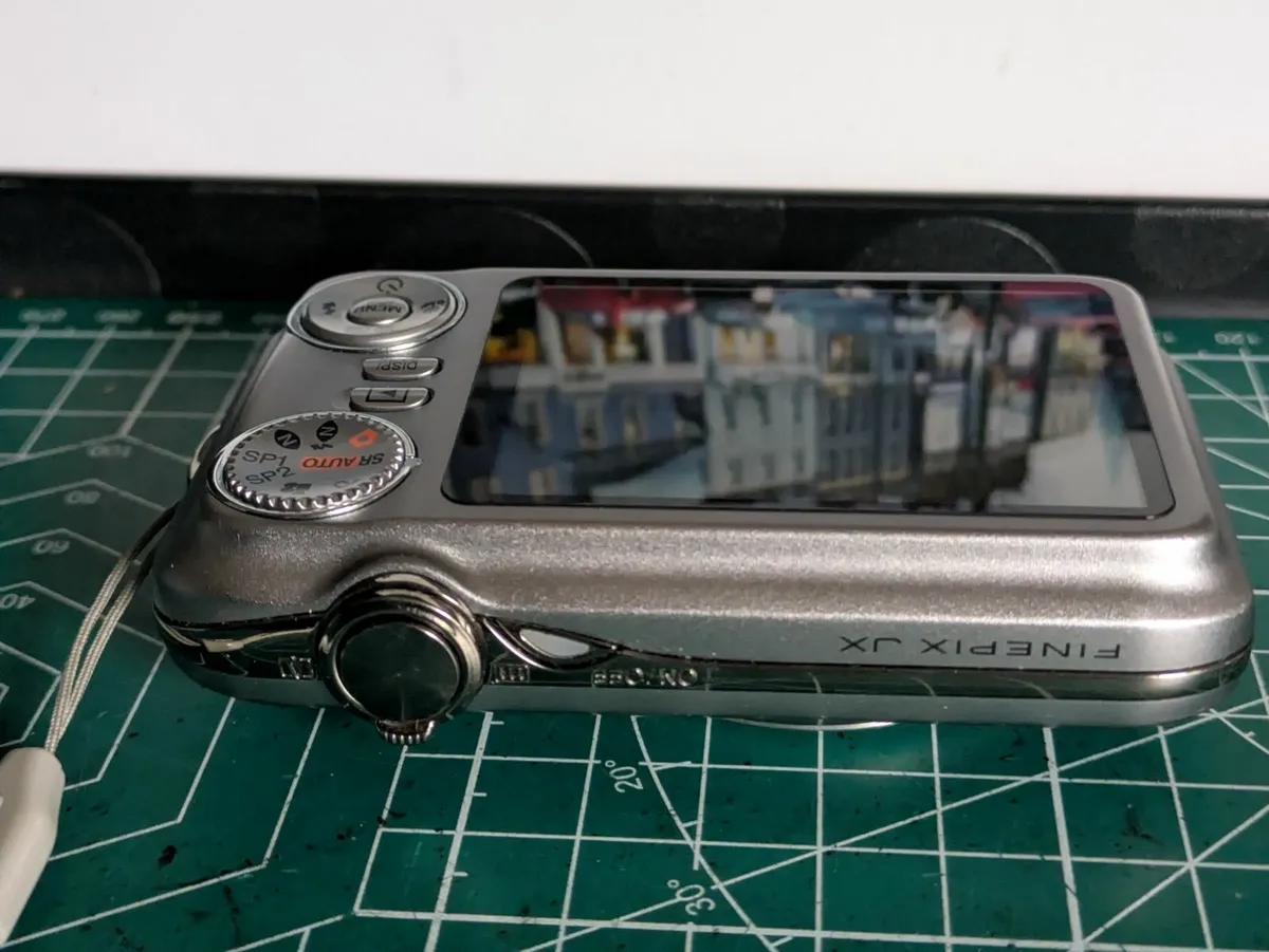 Fujifilm JX 300 14MP CCD 🌈 digital compact 📸 - Image 3