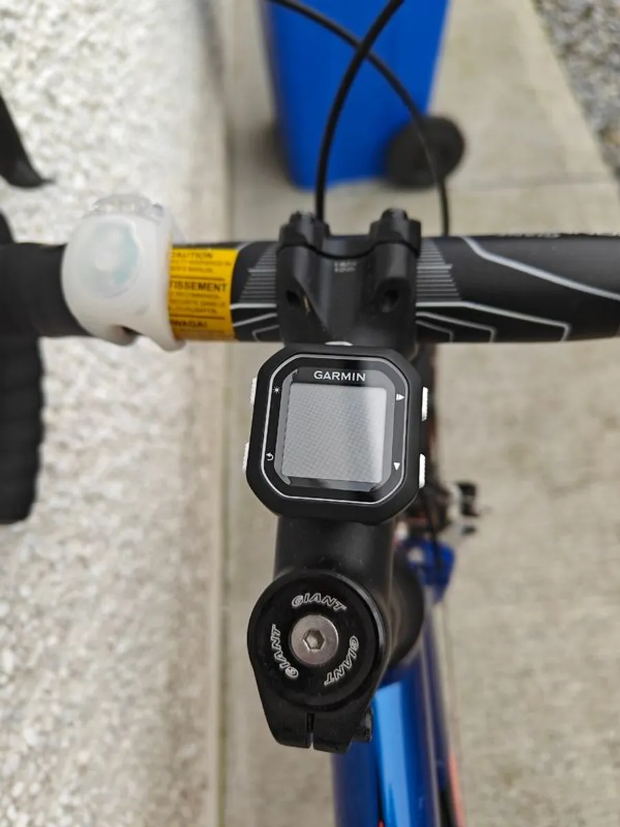 Giant Contend 2 (2017) w/ Garmin Edge & Pump - Image 3