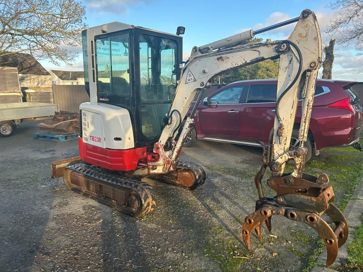 Mini digger - Takeuchi - Image 1