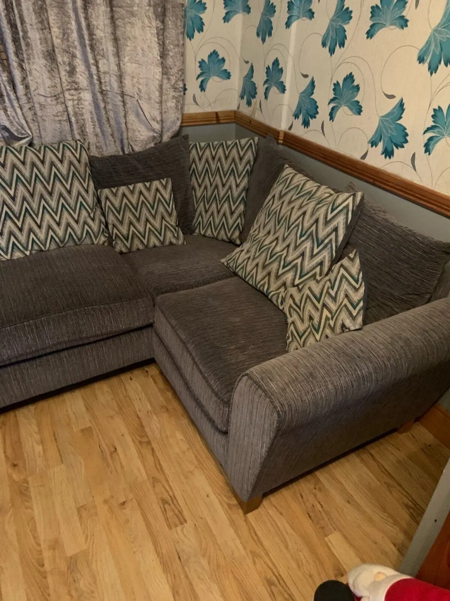 Corner couch - Image 2