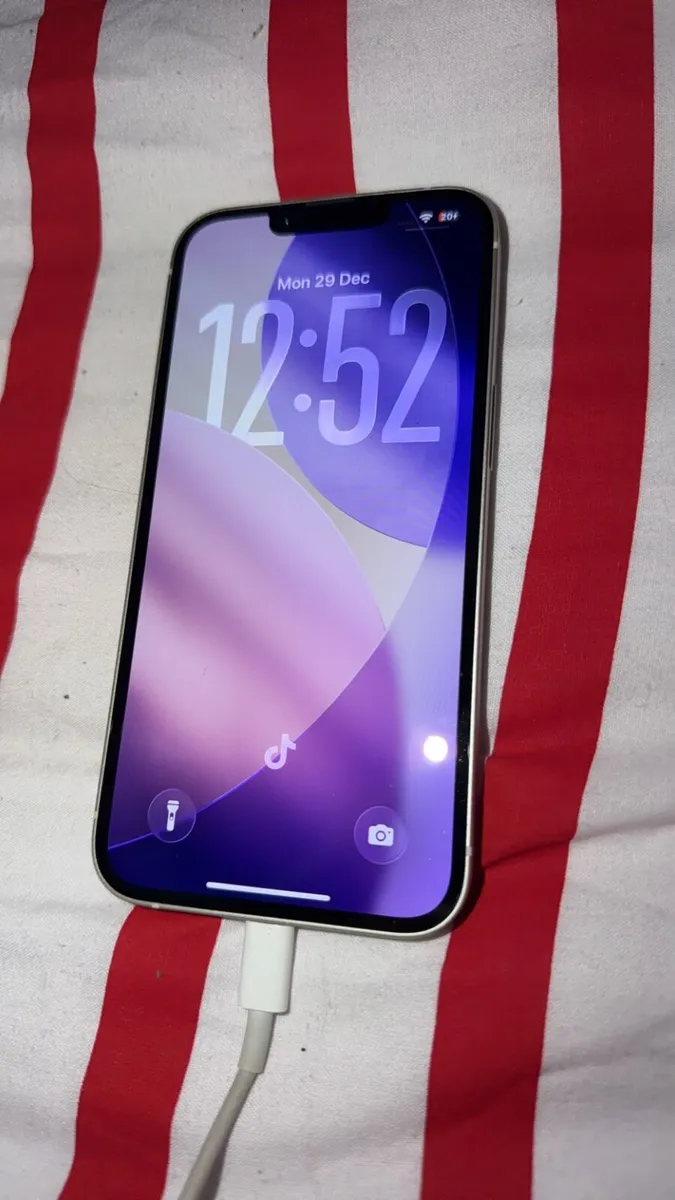 iPhone 14 white (128 GB) - Image 1