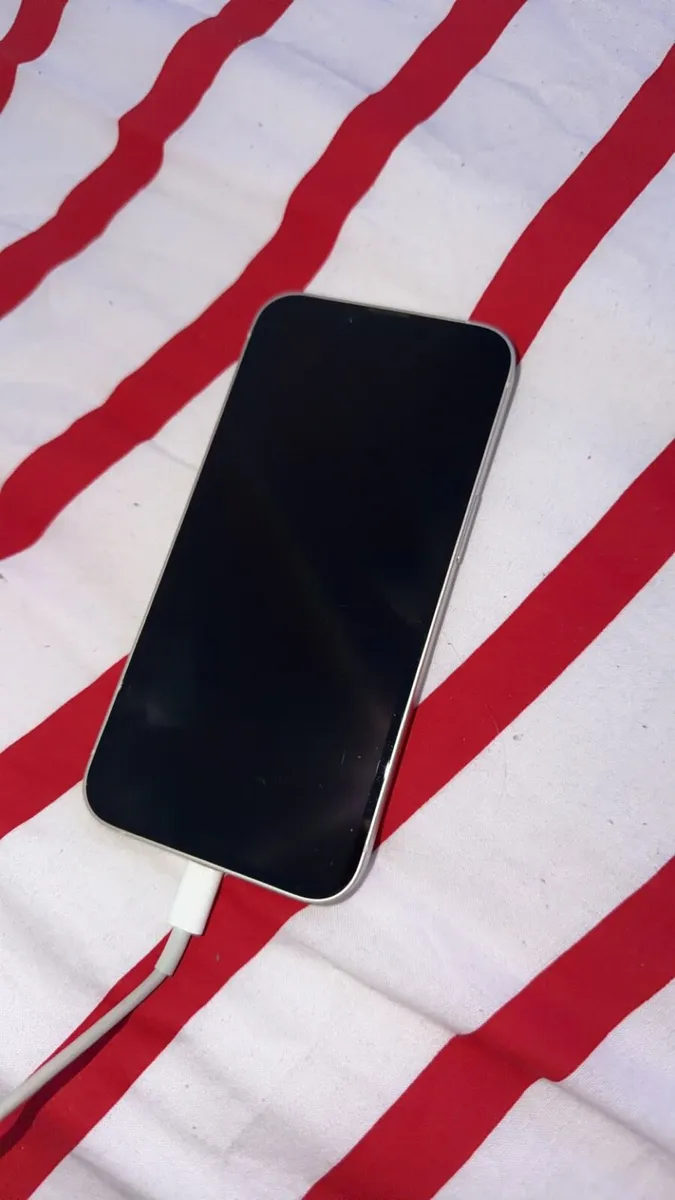 iPhone 14 white (128 GB) - Image 4