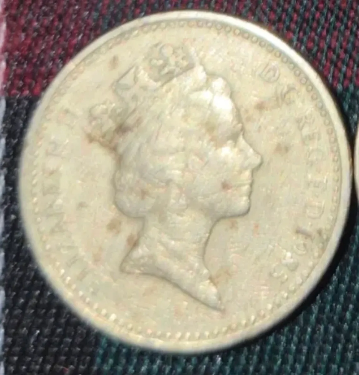 1985 one pound Rare collectors coin - Image 1