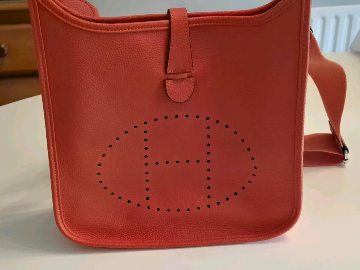 Hermes Style - Image 1