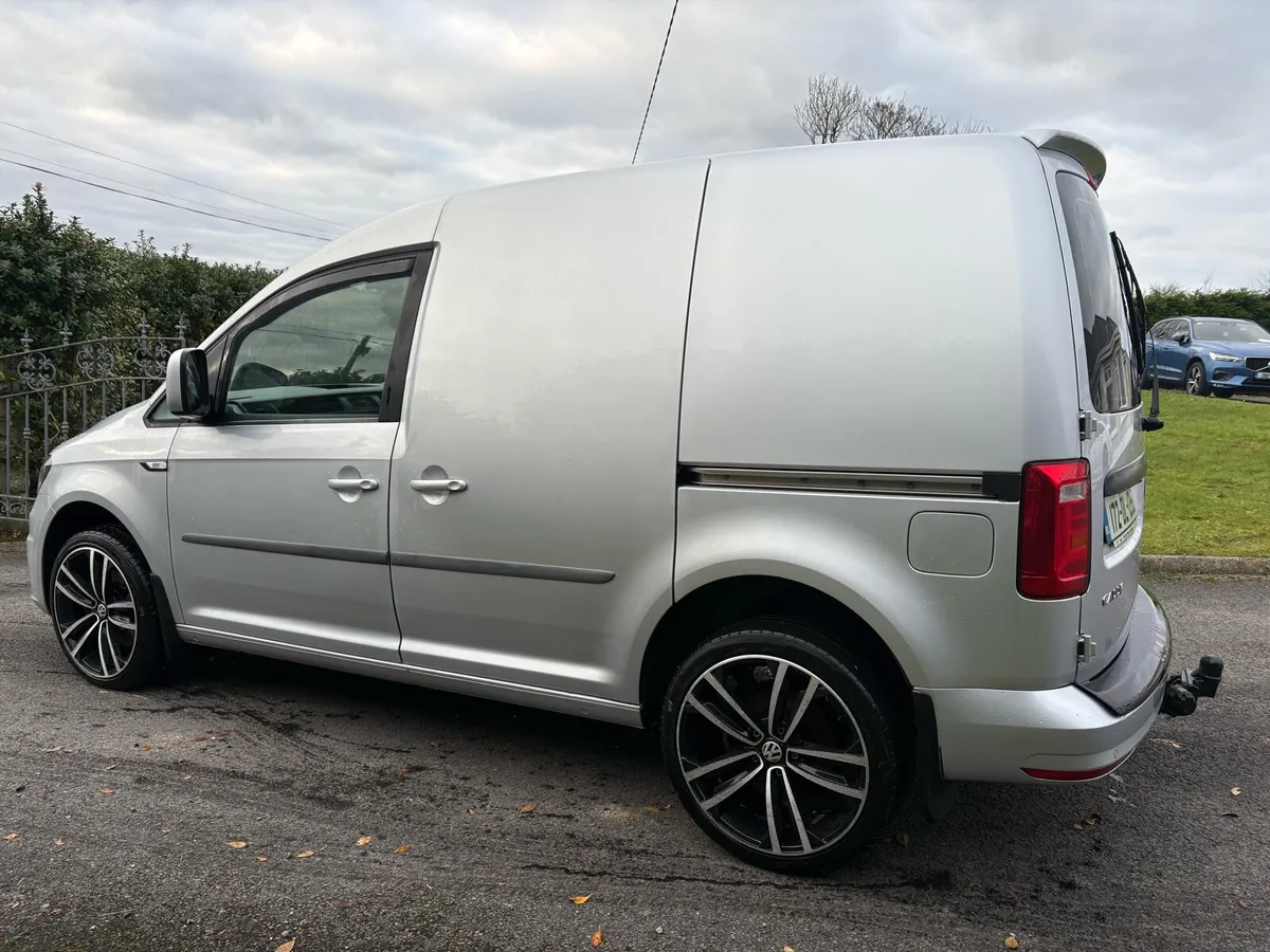 2017 VW Caddy 2.0 TDi Highline 150 - Image 3