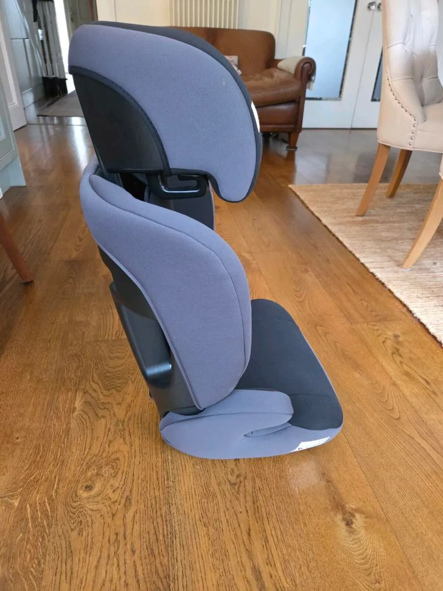 Car Seat - Image 3