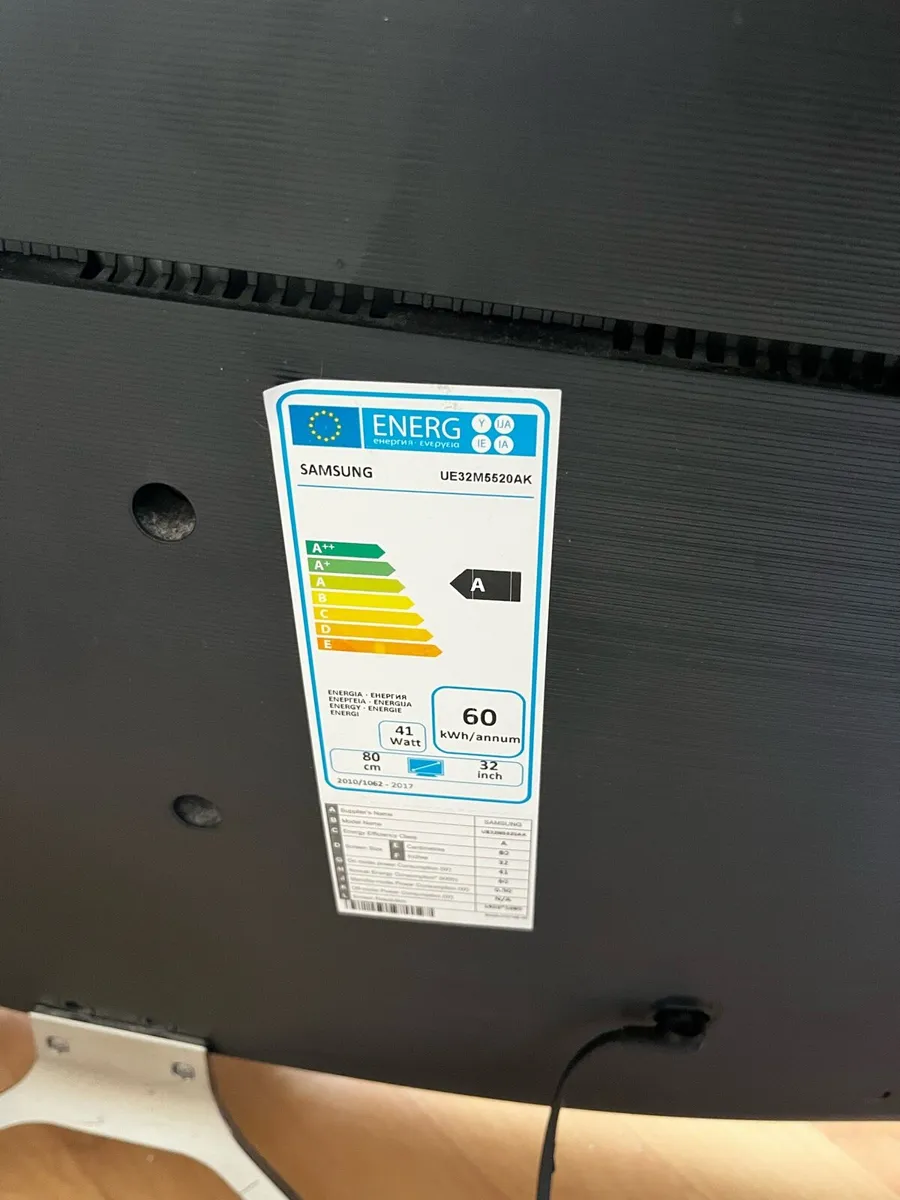 Samsung 32” Smart TV - Image 3