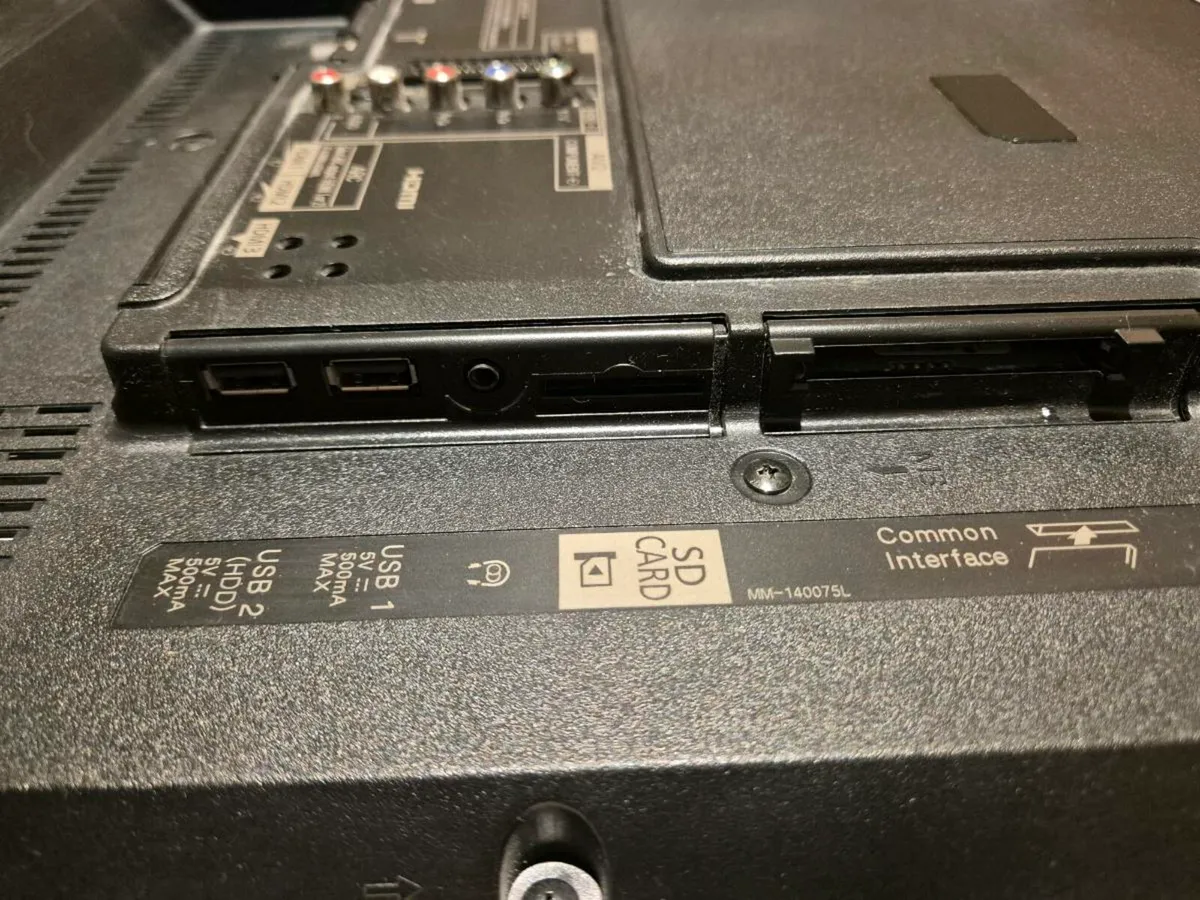 Panasonic 40" 4K Smart TV - Image 4