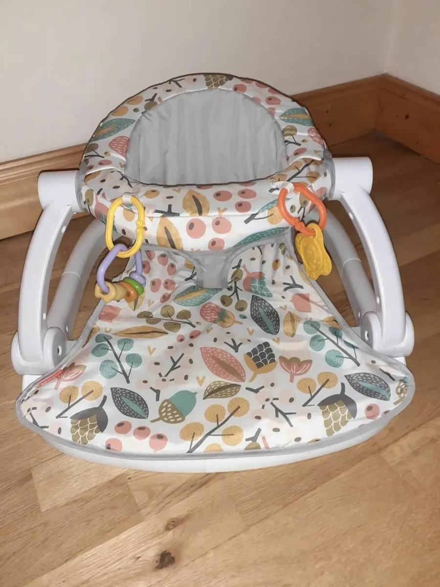 1/2 Price Fisher Price sit me up - Image 3