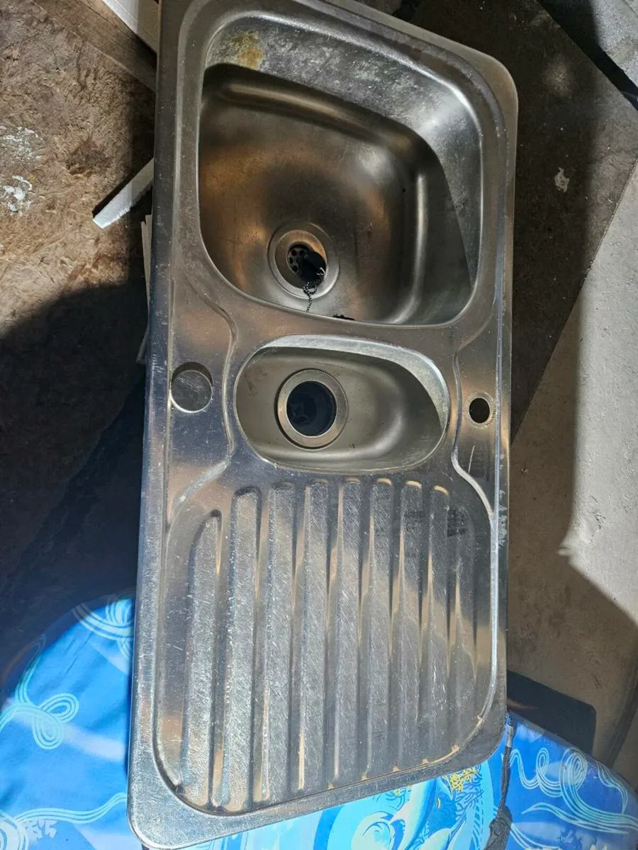 Stainless steel sink - Image 1