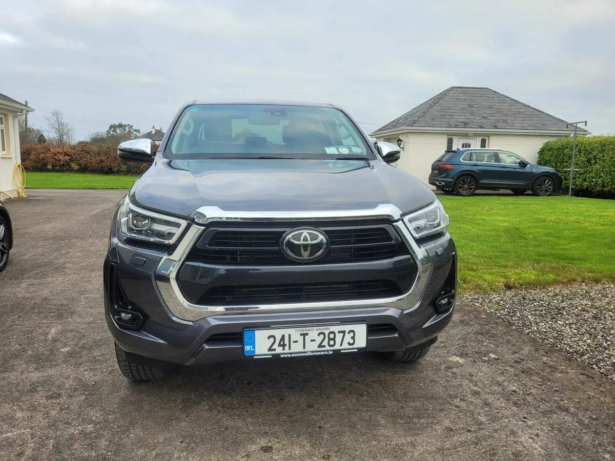 Toyota Hilux 2024 2.4 D4D Auto Invincible 148 BHP - Image 1