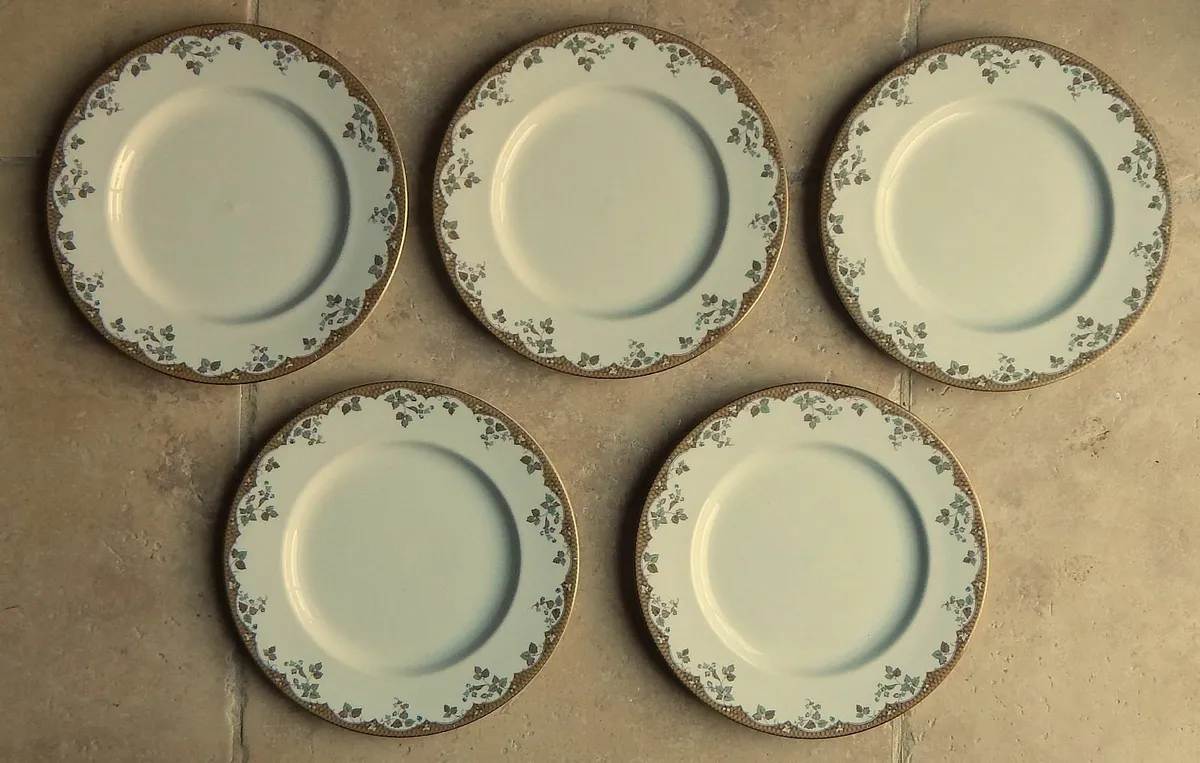 Collection of 5 Royal Doulton Lynnewood Plates - Image 1