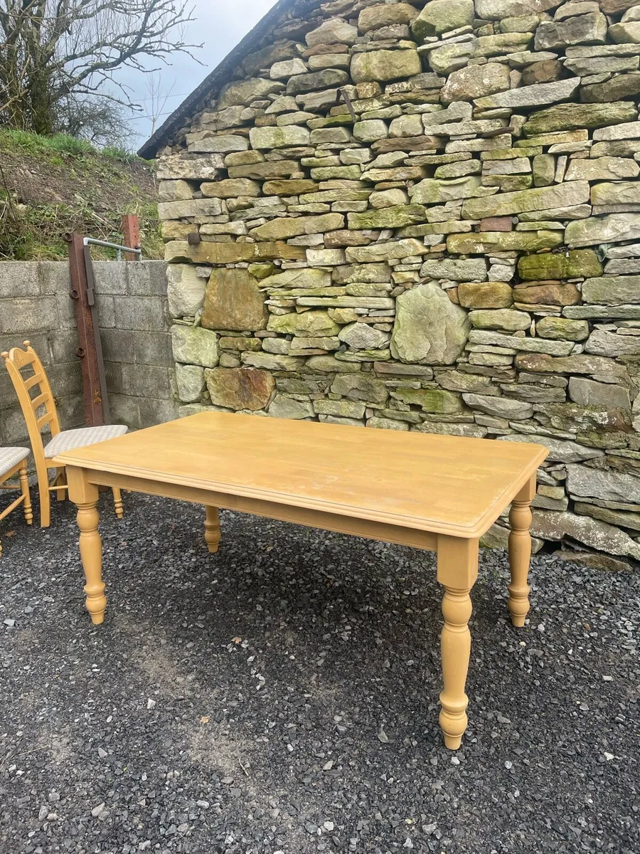 Table and 6 chairs - Image 2