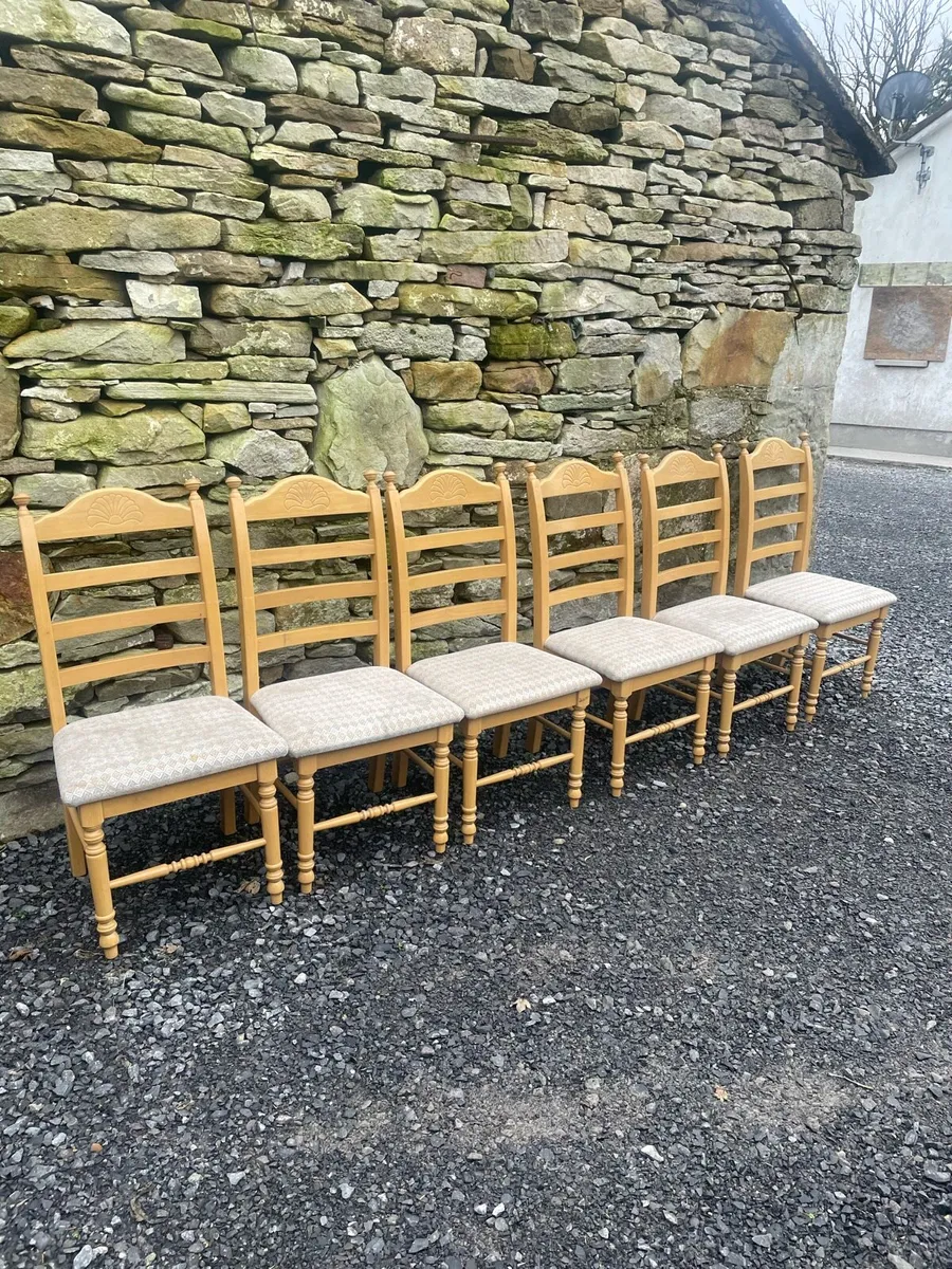 Table and 6 chairs - Image 3