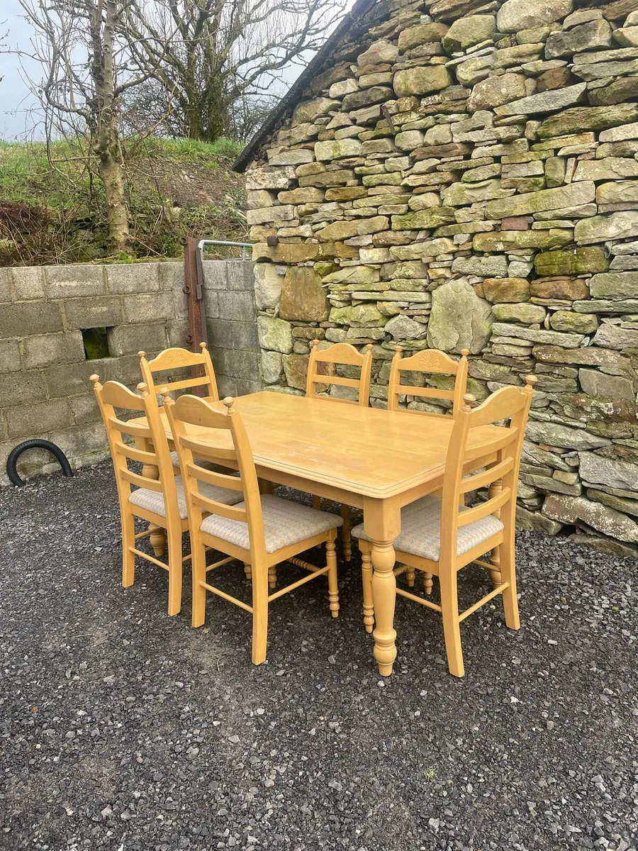 Table and 6 chairs - Image 4