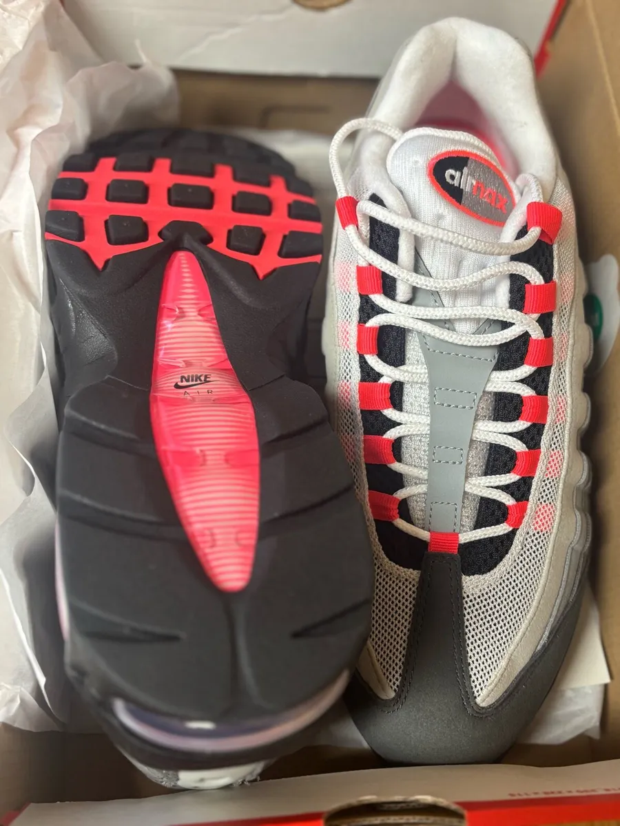 Nike Air Max 95 OG Solar Red EU 45/UK 10 - Image 2