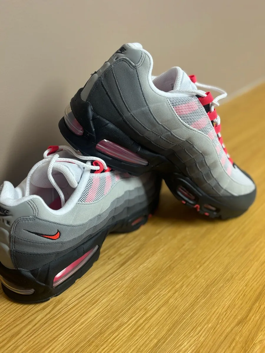 Nike Air Max 95 OG Solar Red EU 45/UK 10 - Image 3