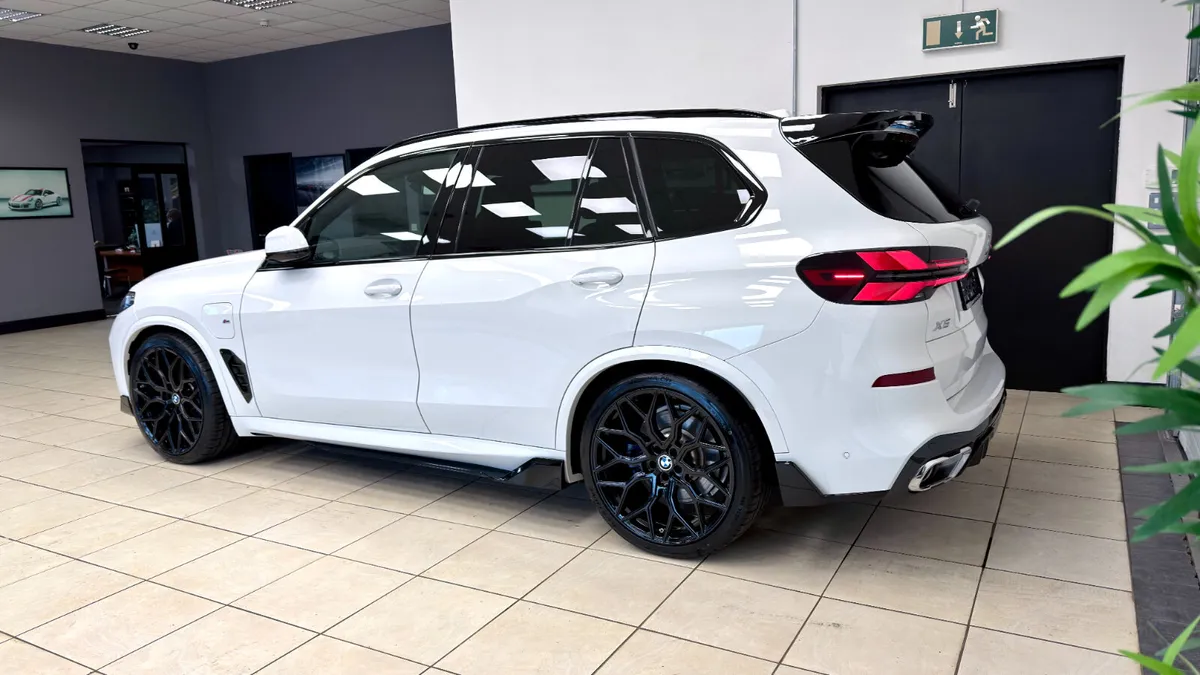 BMW X5 50e Msport- Comfort & Tech pack - Image 4