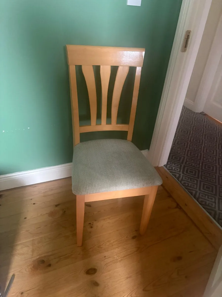 Table and 4 chairs - Image 4