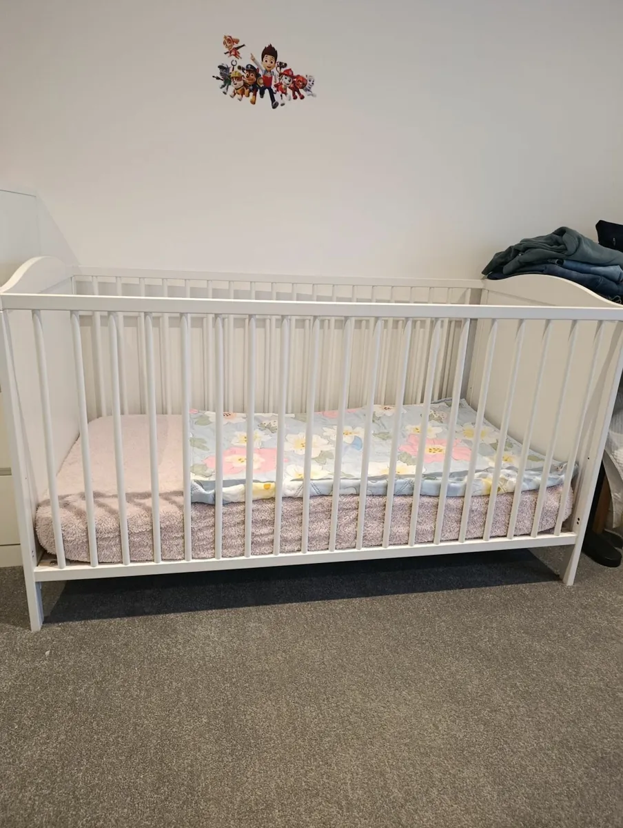 Kids bed - Image 1