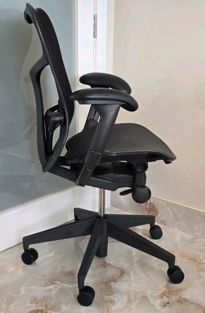 Herman Miller Mirra 2 Fully Loaded - Image 3