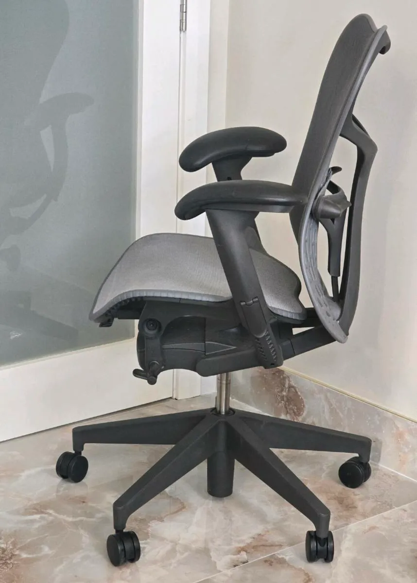 Herman Miller Mirra 2 Fully Loaded - Image 2